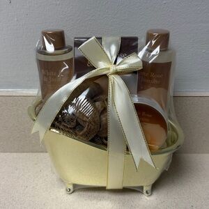 White Rose & Jasmine Bath Set